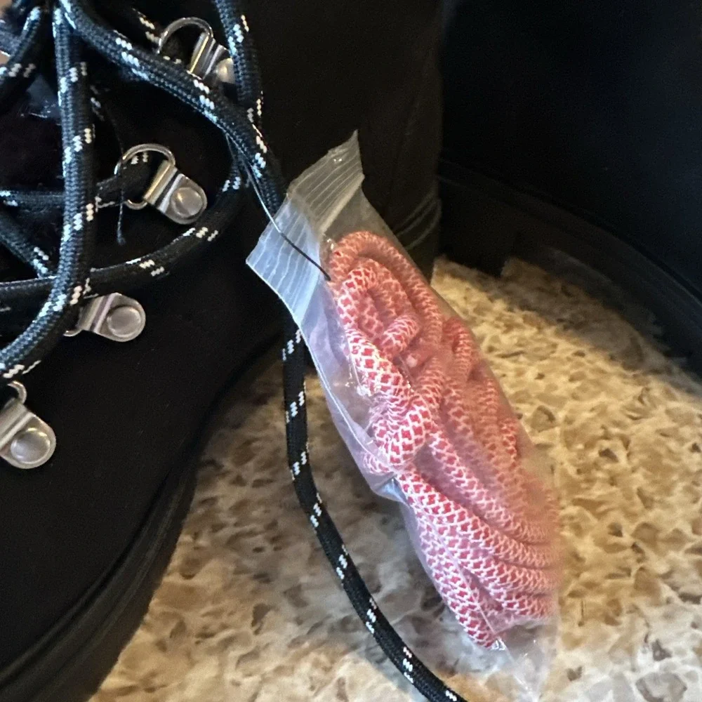 J. Crew Women's 10 Black Faux Suede & Fur Lined Winter Hiking Boots Red Laces
